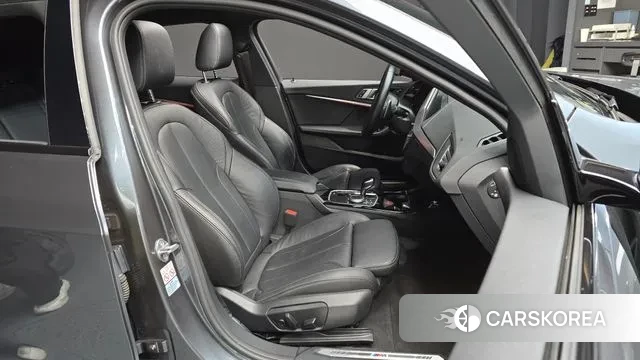 BMW 1 Series (F40) 2021 Серый из Кореи, фото 3