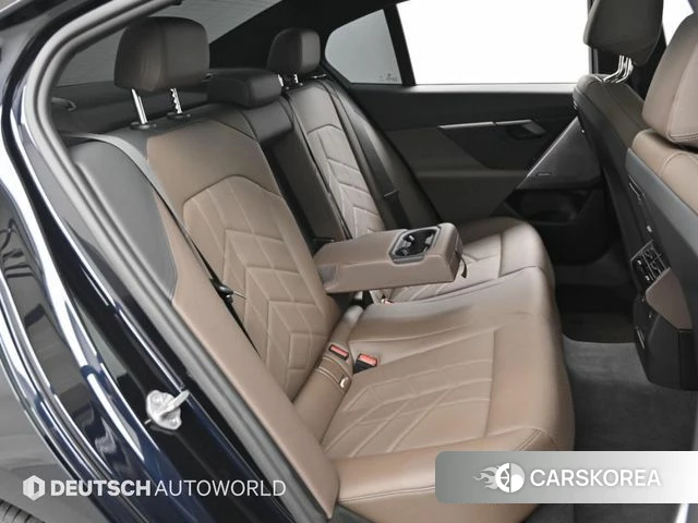 BMW 5 Series (G60) 2024 Черный из Кореи, фото 3