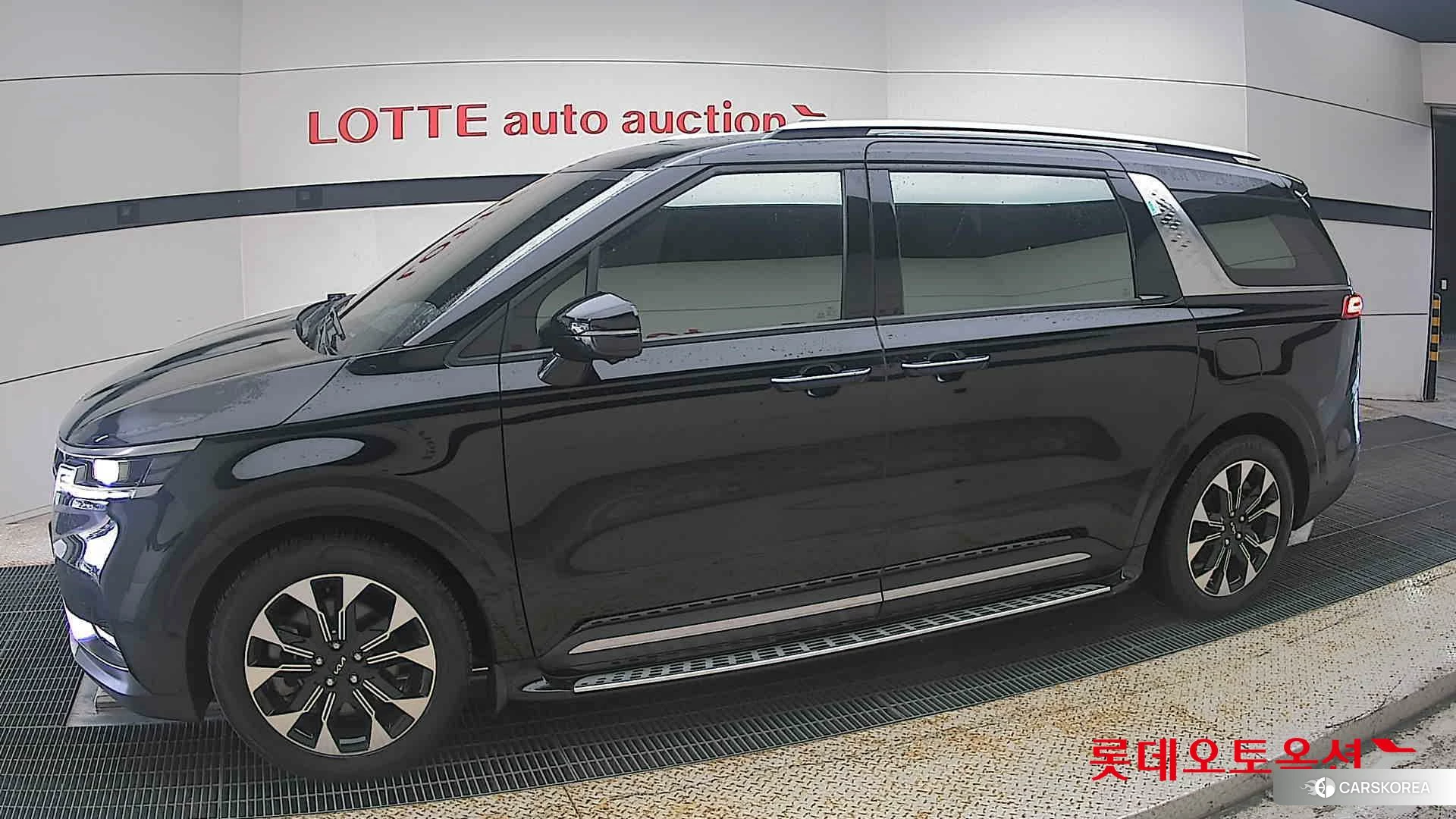 Kia Carnival 2023 Черный из Кореи, фото 3