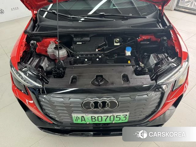 Audi Q5 e-tron 2024 Красный из Китая, фото 3