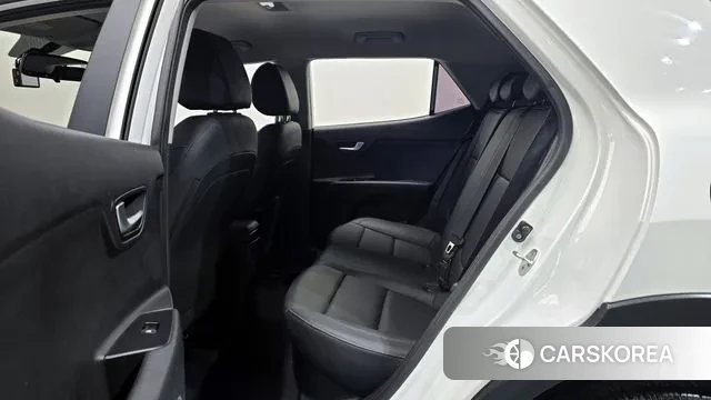 Kia Stonic 2018 Белый из Кореи, фото 3