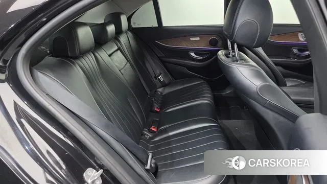 Mercedes-Benz E-Class W213 2018 Черный из Кореи, фото 3