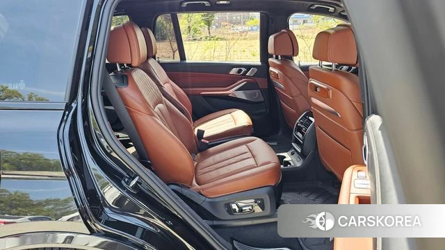 BMW X7 (G07) 2025 Черный из Кореи, фото 3