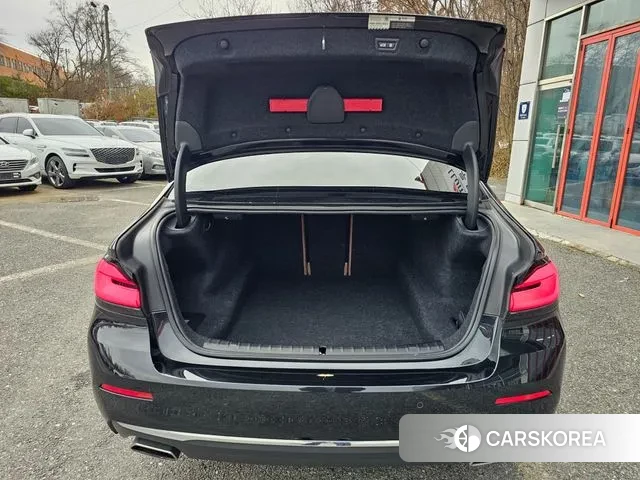 BMW 5 Series (G30) 2021 Черный из Кореи, фото 3