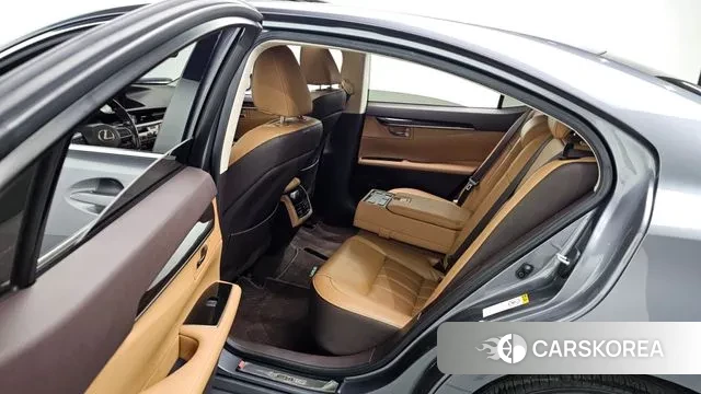 Lexus New ES300h 2018 Серый из Кореи, фото 3