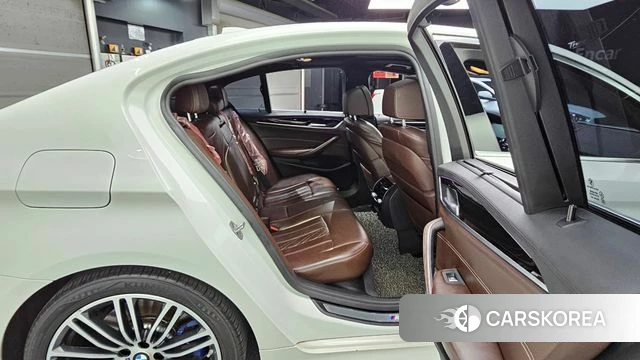 BMW 5 Series (G30) 2019 Белый из Кореи, фото 3