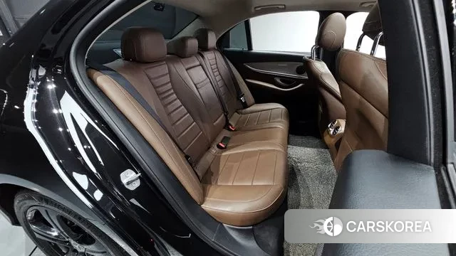Mercedes-Benz E-Class W213 2018 Черный из Кореи, фото 3