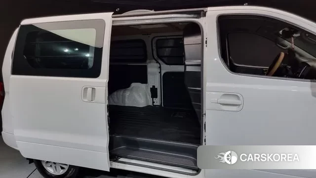 Hyundai The New Grand Starex 2018 Белый из Кореи, фото 3