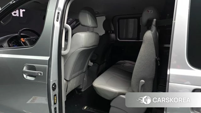 Hyundai The New Grand Starex 2018 Серебристо-серый из Кореи, фото 3