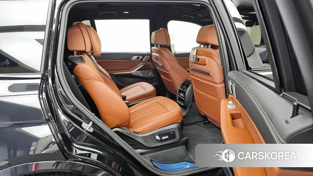 BMW X7 (G07) 2025 Черный из Кореи, фото 3