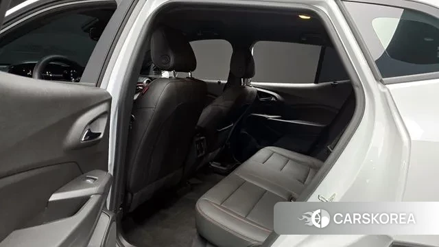 Chevrolet (GM Daewoo) Trax Crossover 2023 Белый из Кореи, фото 3