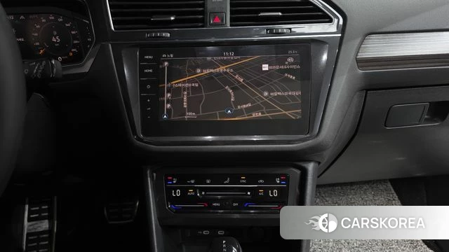Volkswagen Tiguan Allspace 2023 Черный из Кореи, фото 3