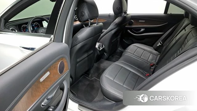 Mercedes-Benz E-Class W213 2020 Белый из Кореи, фото 3