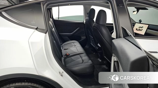 Tesla Model Y 2023 Белый из Кореи, фото 3