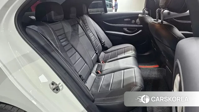 Mercedes-Benz E-Class W213 2022 Белый из Кореи, фото 3