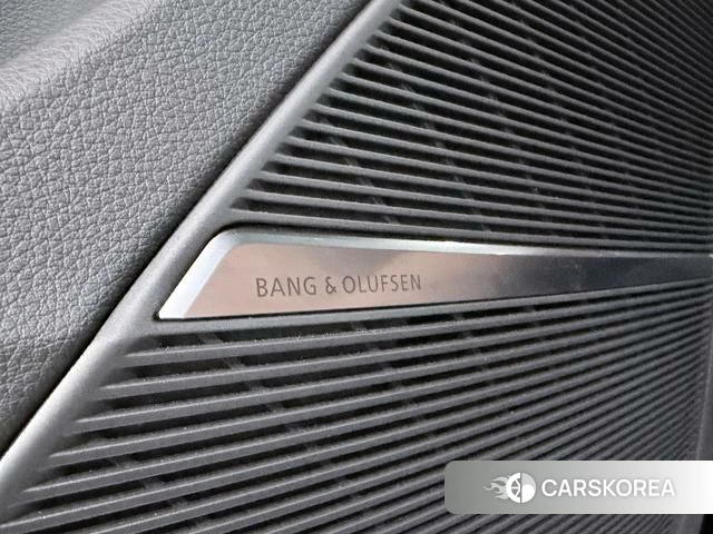 Audi Q7 2024 Черный из Китая, фото 3