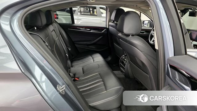 BMW 5 Series (G30) 2020 Серый из Кореи, фото 3