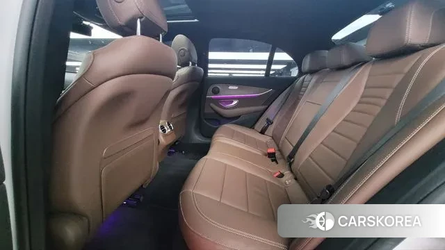 Mercedes-Benz E-Class W213 2023 Белый из Кореи, фото 3