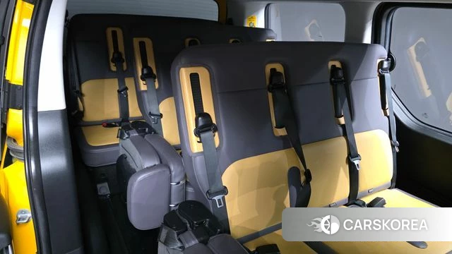 Hyundai Staria 2024 Желтый из Кореи, фото 3