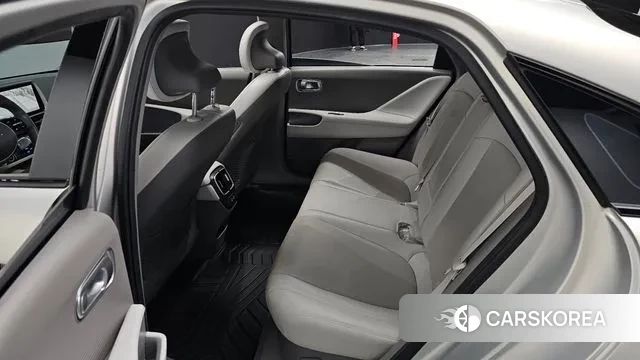 Hyundai Ionic 6 2022 Серебристо-серый из Кореи, фото 3