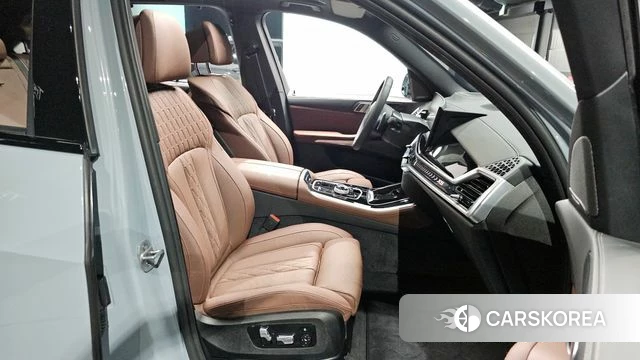 BMW X5 (G05) 2026 Серебристо-серый из Кореи, фото 3