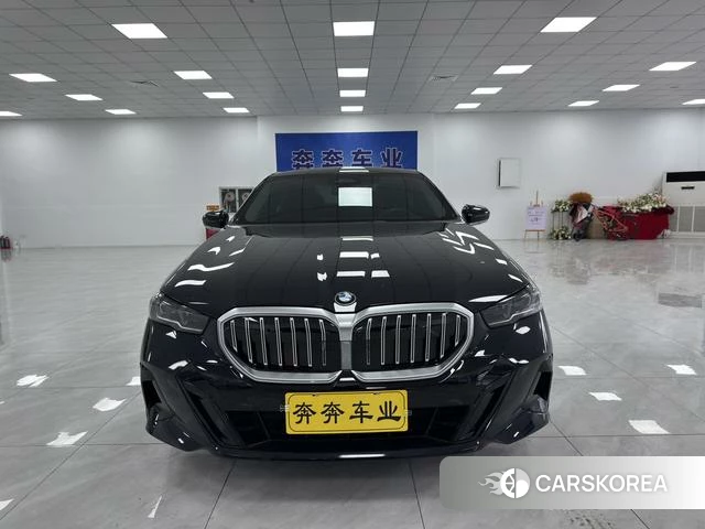 BMW 5 series 2024 Черный из Китая, фото 3