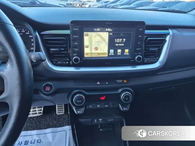 Kia Stonic 2018 Белый из Кореи, фото 3