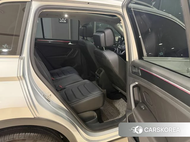 Volkswagen Tiguan second Generation 2022 Серебряный из Кореи, фото 3