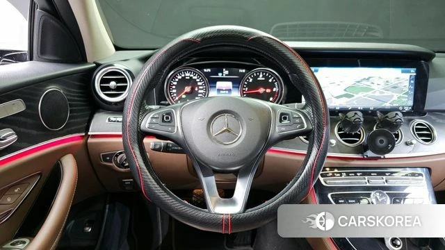 Mercedes-Benz E-Class W213 2018 Белый из Кореи, фото 3