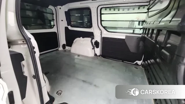 Hyundai Staria 2021 Белый из Кореи, фото 3