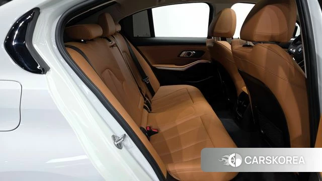 BMW 3 Series (G20) 2023 Белый из Кореи, фото 3