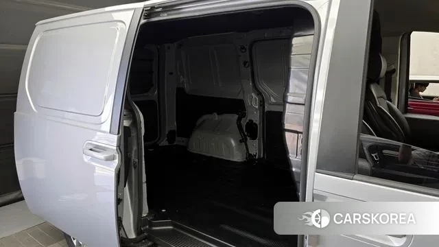 Hyundai Staria 2021 Серебряный из Кореи, фото 3