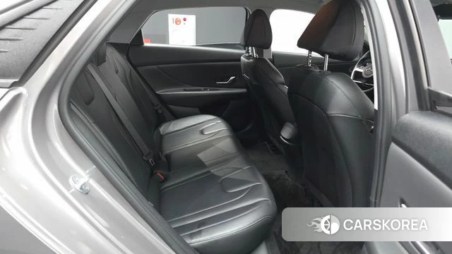 Hyundai Avante (CN7) 2021 Серебристо-серый из Кореи, фото 3