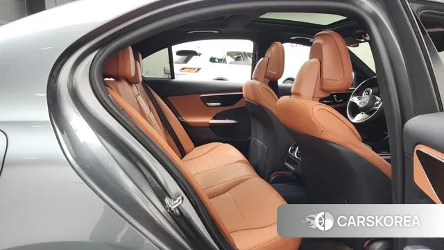 Mercedes-Benz C-Class W206 2023 Серый из Кореи, фото 3