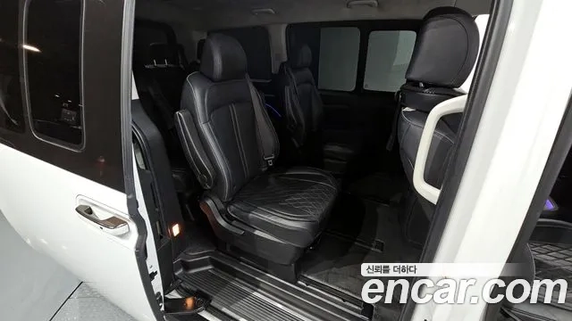 Hyundai Staria 2023 Белый из Кореи, фото 3