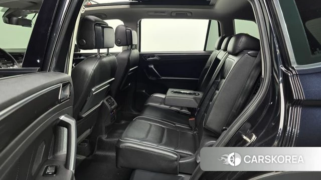 Volkswagen Tiguan Allspace 2020 Черный из Кореи, фото 3