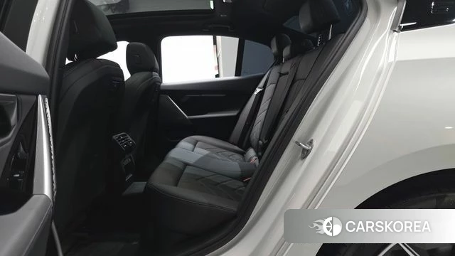 BMW 5 Series (G60) 2026 Белый из Кореи, фото 3