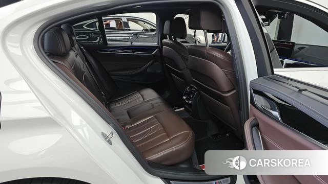 BMW 5 Series (G30) 2022 Белый из Кореи, фото 3
