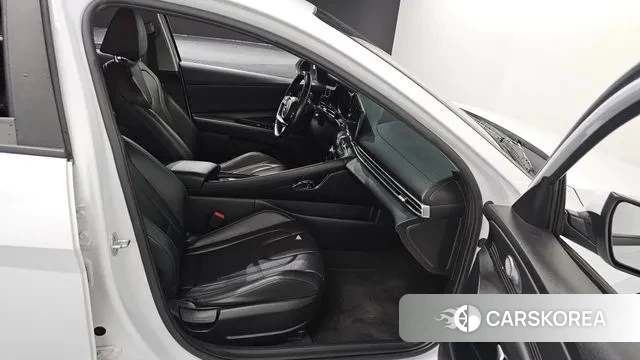 Hyundai Avante Hybrid (CN7) 2021 Белый из Кореи, фото 3