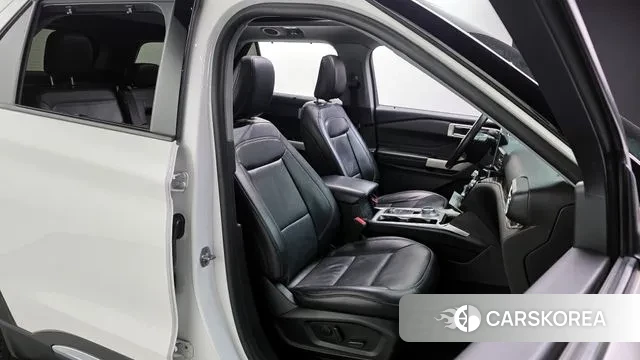 Ford Explorer 6th Generation 2022 Белый из Кореи, фото 3