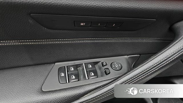 BMW 5 Series (G30) 2018 Белый из Кореи, фото 3