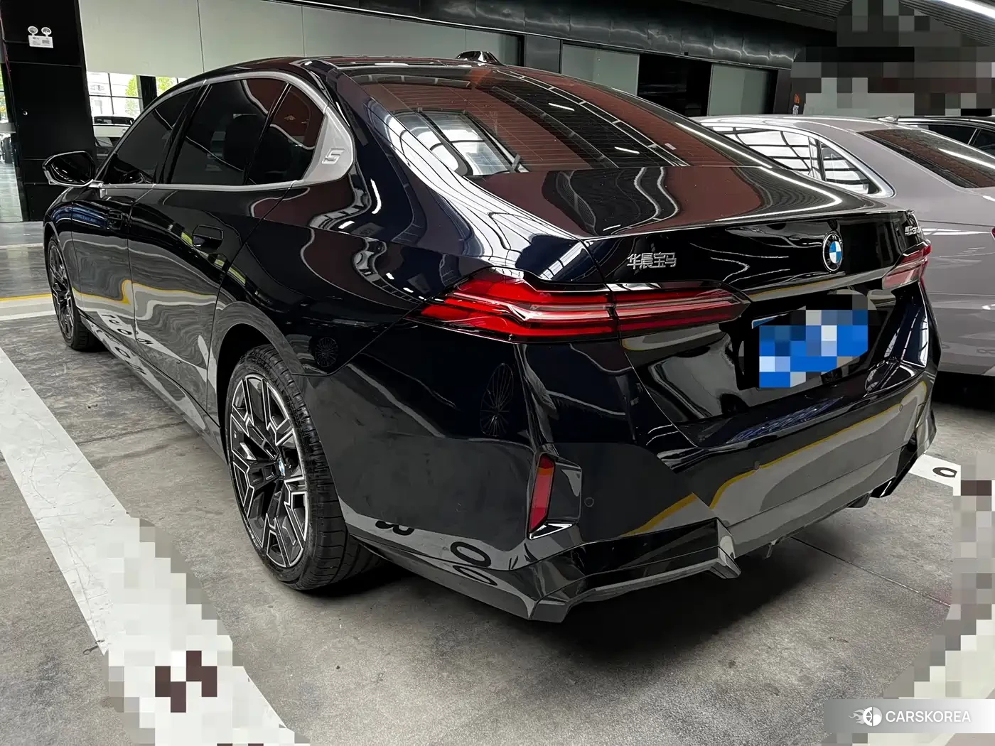 BMW 5 series 2025 Черный из Китая, фото 3