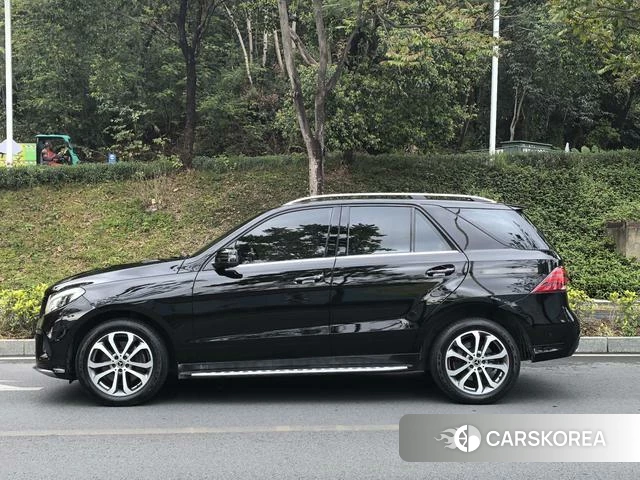 Mercedes-Benz GLE (import) 2018 Черный из Китая, фото 3
