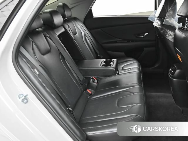 Hyundai The New Avante Hybrid (CN7) 2023 Серебристо-серый из Кореи, фото 3