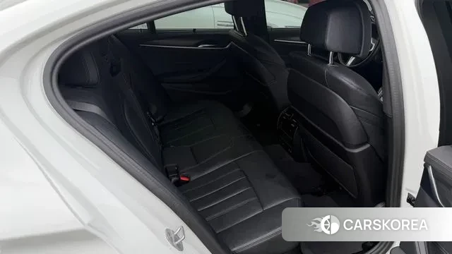 BMW 5 Series (G30) 2022 Белый из Кореи, фото 3