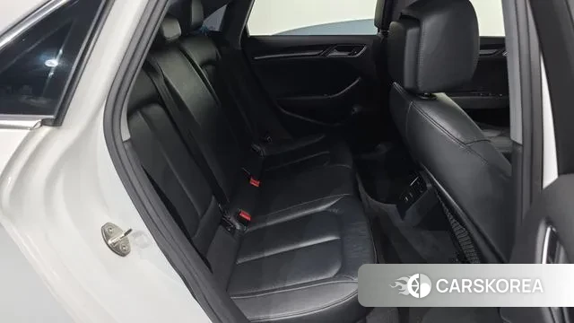 Audi New A3 2018 Белый из Кореи, фото 3