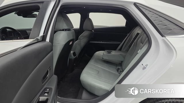 Hyundai The New Avante (CN7) 2024 Белый из Кореи, фото 3