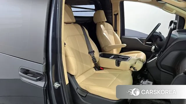 Hyundai Staria 2023 Серый из Кореи, фото 3