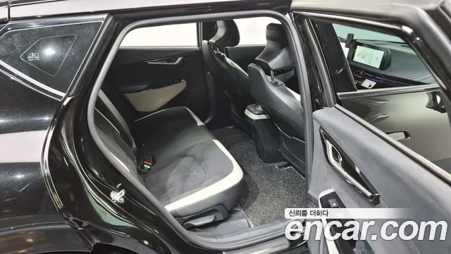 Kia EV6 2023 Черный из Кореи, фото 3