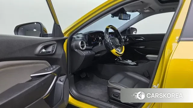 Chevrolet (GM Daewoo) Trax Crossover 2023 Желтый из Кореи, фото 3